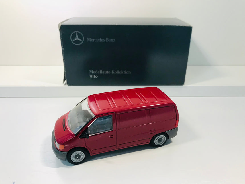 Mercedes Benz Vito red 1:43 - B66000106