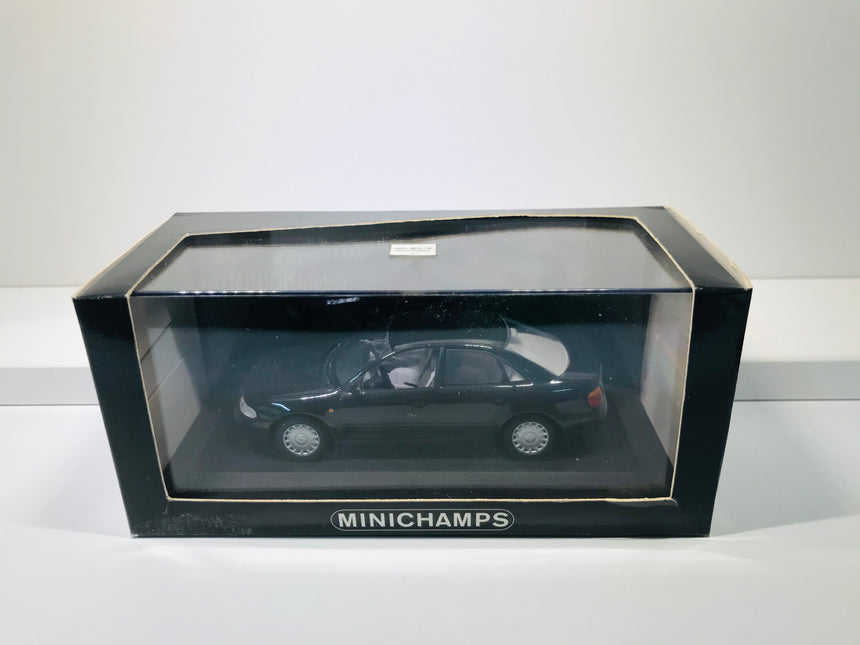Minichamps Audi A4 Saloon 1995 black met 1:43 - 430 015008