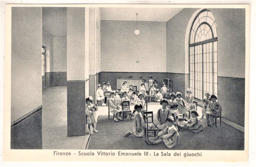 Cartolina antica Firenze Scuola V.Emanuele III Sala Giochi