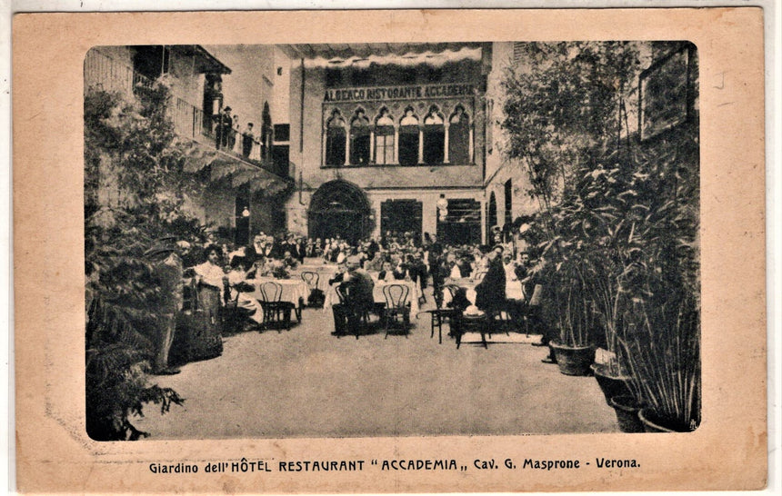 Cartolina antica Verona giardino dell Hotel rersturant ACCADEMIA