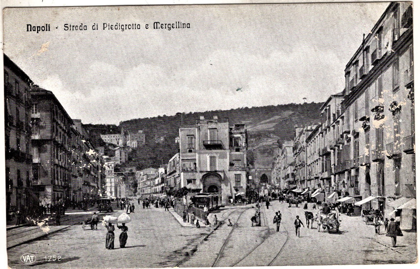 Cartolina antica Napoli strada di Piedigrotta Margellina