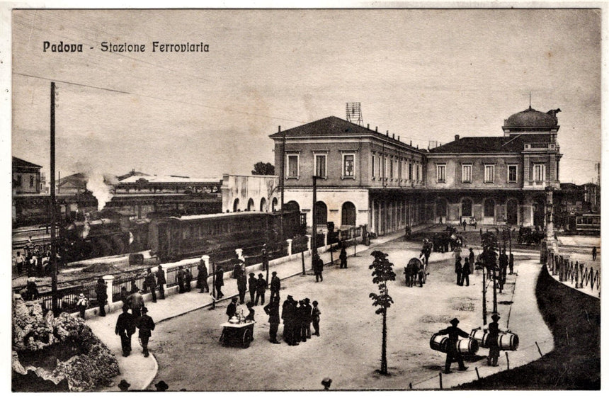 Cartolina antica Padova la stazione ferroviaria