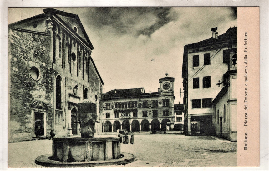 Cartolina antica Belluno piazza Duomo e Prefettura