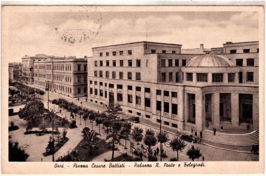 Cartolina antica Bari Piaxxa C.Battisti palazzo Poste
