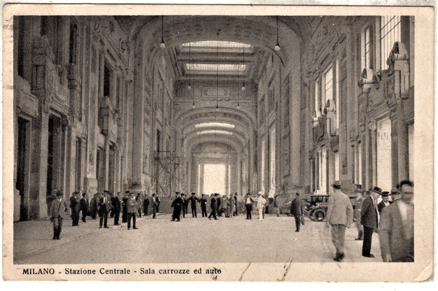 Cartolina antica Milano stazione centrale sala carozze e auto