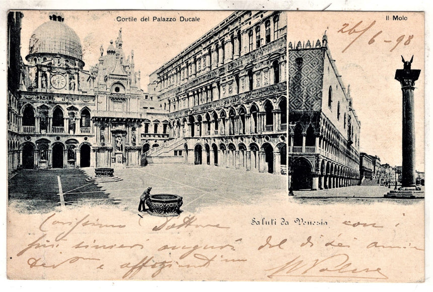 Cartolina antica Venezia Saluti da Venezia cortile palazzo Ducale il Molo