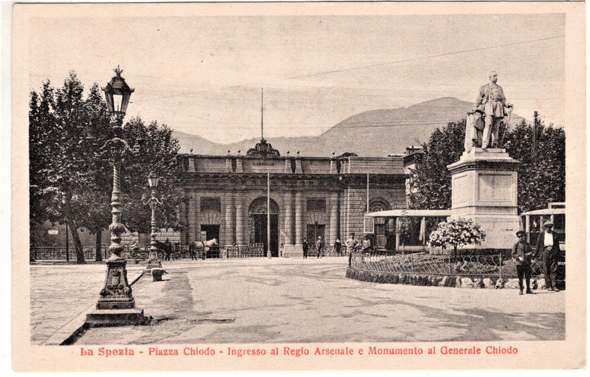 Cartolina antica La Spezia piazza Chiodo ingresso al Regio Arsenale