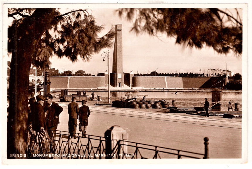 Cartolina antica Brindisi monumento al marinaio