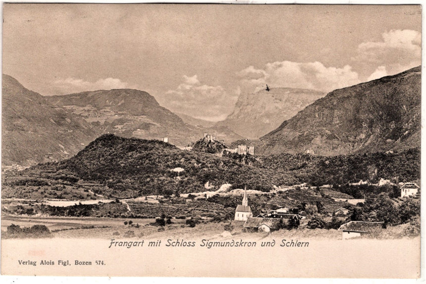 Sudtirol Alto Adige Frangart mit schloss Sigmundskrone und Schlern