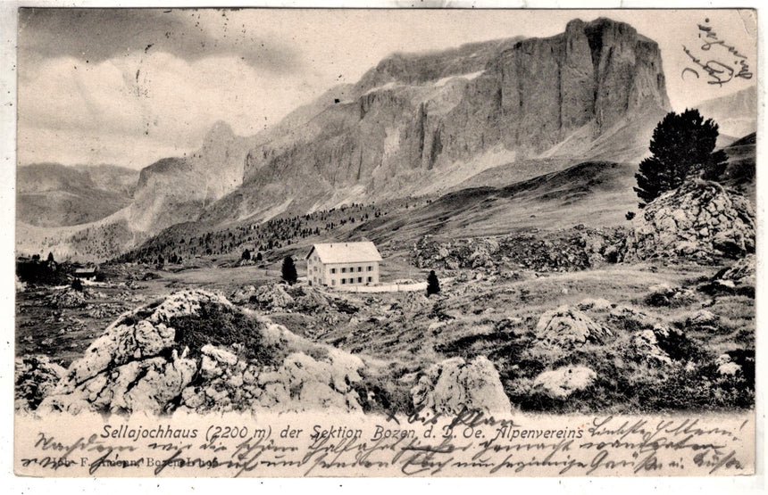 Sudtirol Alto Adige Sellajochaus der Sektion Bozen Alpenvereins
