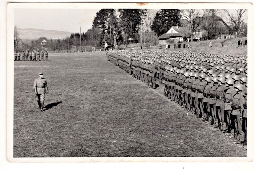 Cartolina Militare Seconda Guerra Mondiale militari in parata | Collezionissimo