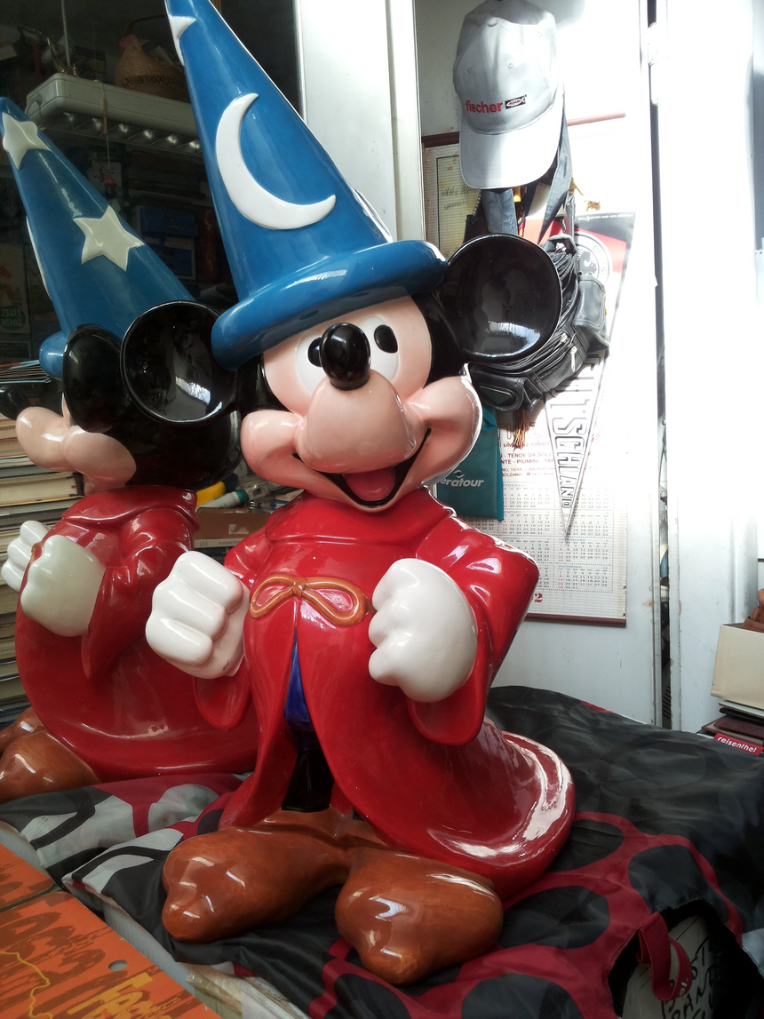 Walt Disney Fantasia Mickey Mouse statua di ceramica