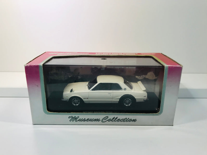 Kyosho Nissan Skyline 2000GTR white 1:43 - 03021W