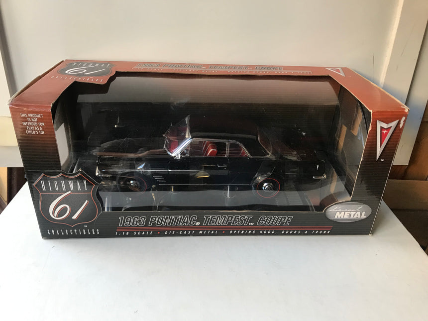 Highway 61 Pontiac Tempest Coupe 1963 1:18 - 2805