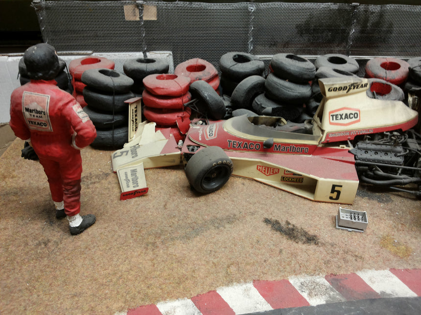 Diorama Emerson Fittipaldi F1 incidente Zandvoort 1973