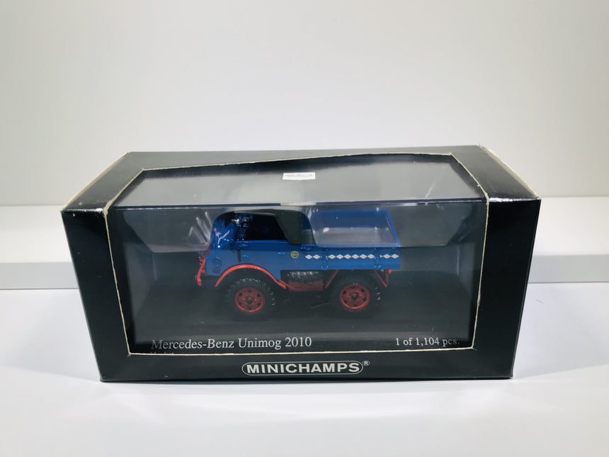 Minichamps Mercedes Benz Unimog 2010 blue/red 1:43 - 439 030262