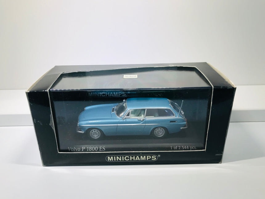 Minichamps Volvo P 1800 ES 1971 ice blue metallic 1:43 - 430 17610