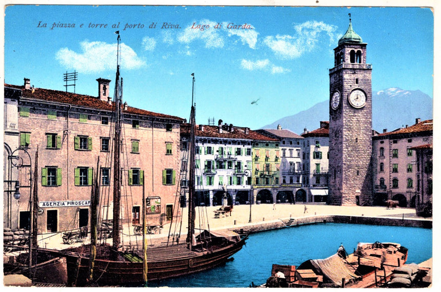 Cartolina antica Riva del Garda - La piazza e la torre al porto