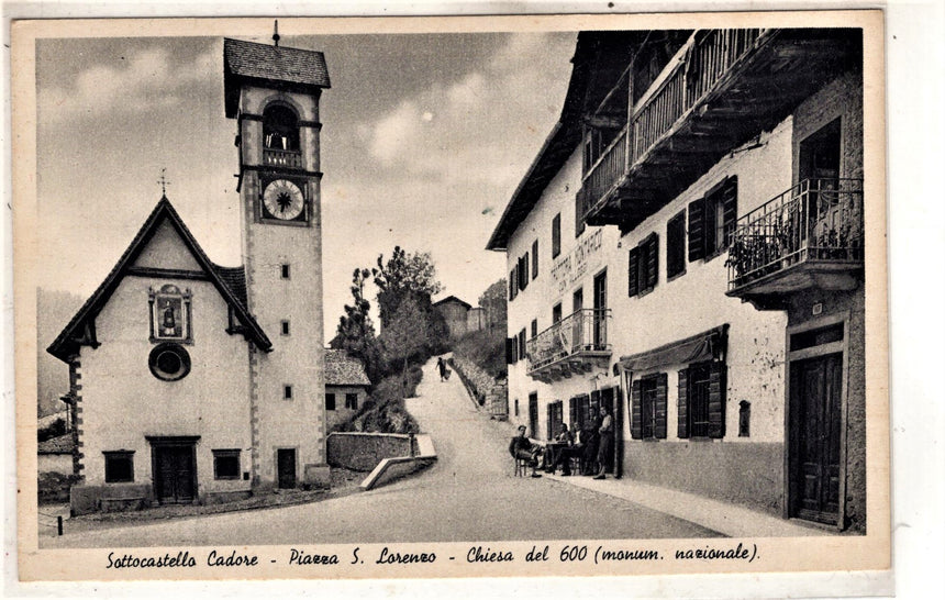 Cartolina antica Sottocastello Cadore piazza San Lorenzo chiesa e trattoria