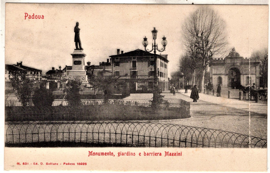Cartolina antica Padova monumento giardino e barriere Mazzini