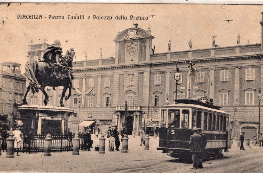 Cartolina antica Piacenza piazza Cavalli e palazzo Pretura