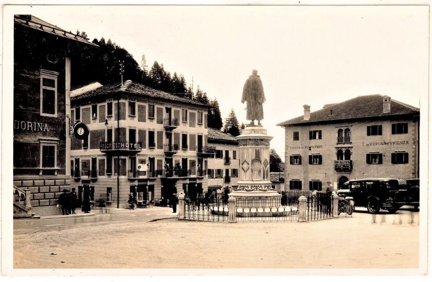 Cartolina antica Pieve di Cadore piazza Cassa Risparmio hotel Progresso