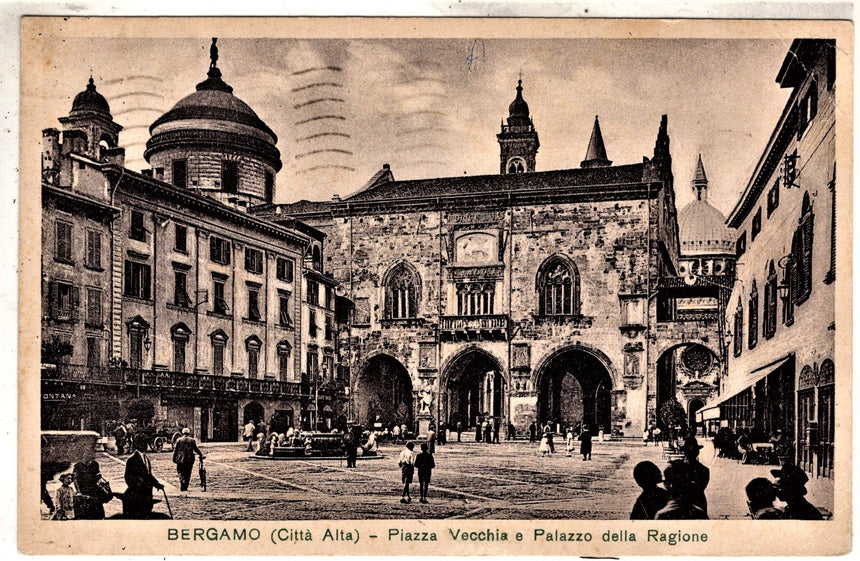 Cartolina antica Bergamo piazza Vecchia e palazzo Regione