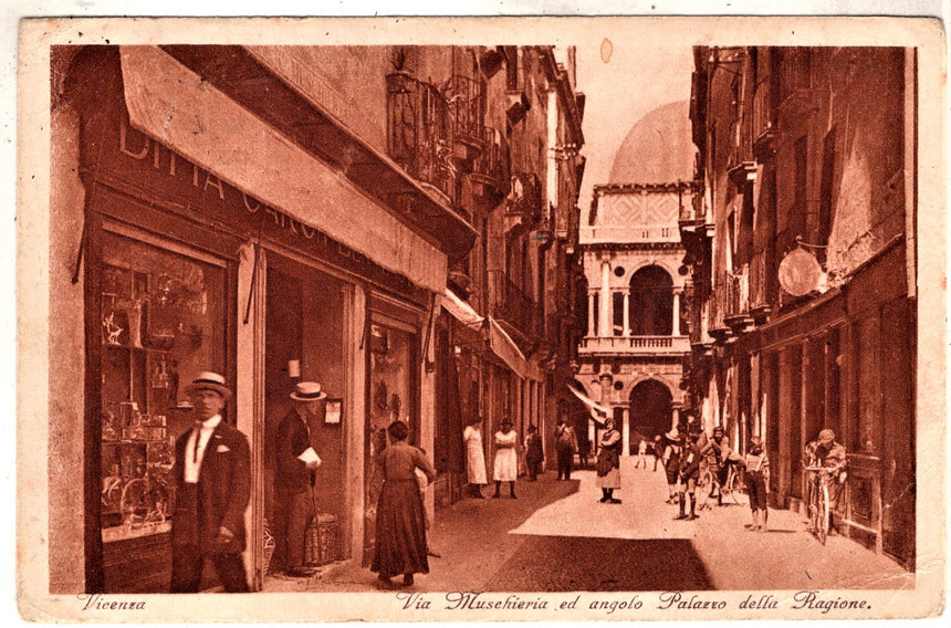 Cartolina antica Vicenza via Muschieria angolo palazzo della regione