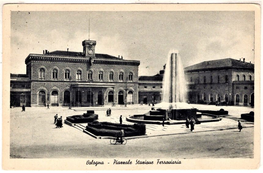 Cartolina antica Bologna piazzale stazione ferroviaria