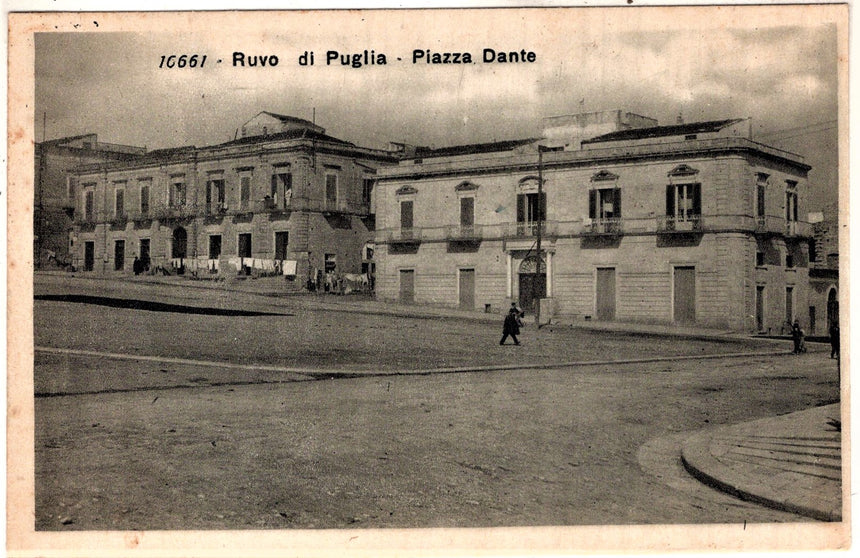 Cartolina antica Ruvo di Puglia Piazza Dante