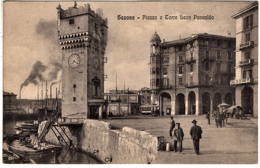 Cartolina antica Savona piazza e torre Leon Pancaldo