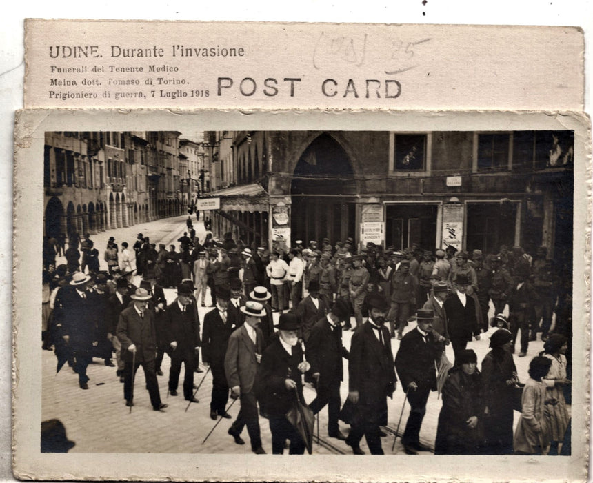 Cartolina antica Udine funerali del tenente medico Maina di Torino 1918