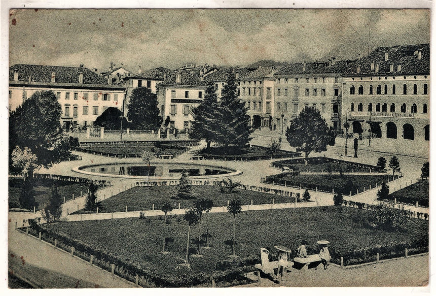 Cartolina antica Belluno piazza dei Martiri