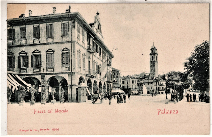 Cartolina antica Pallanza piazza del mercato