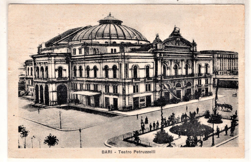 Cartolina antica Bari il teatro  Petruzzelli