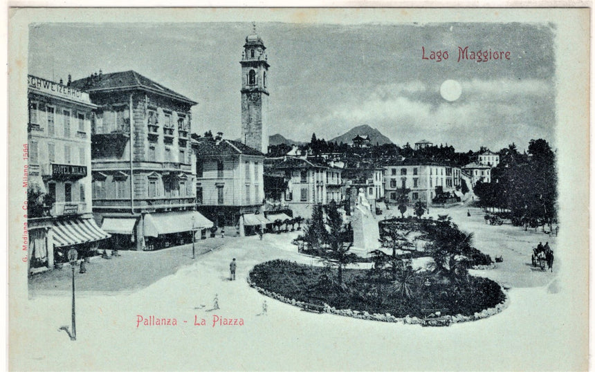 Cartolina antica Pallanza la piazza