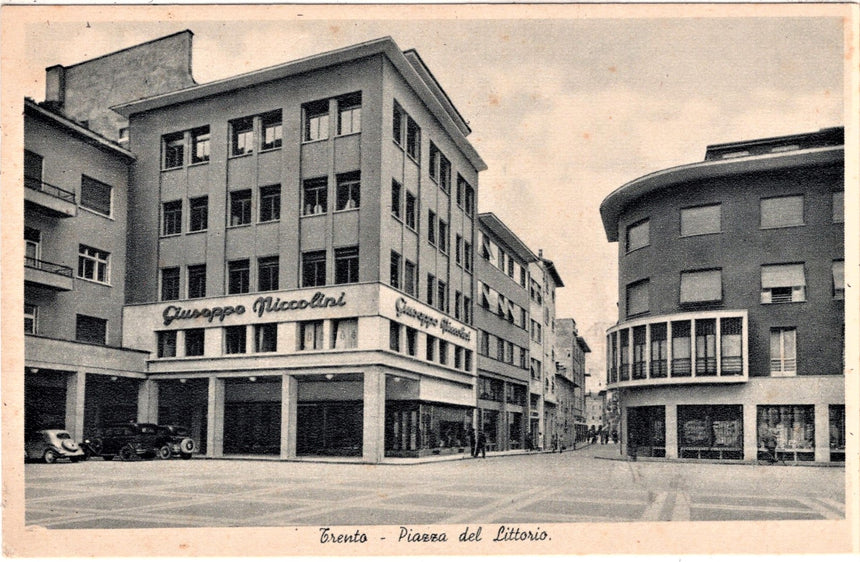 Cartolina antica Trento piazza del Littorio neg. G. Niccolini