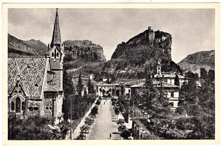 Cartolina antica Arco Trento Viale della Libertà