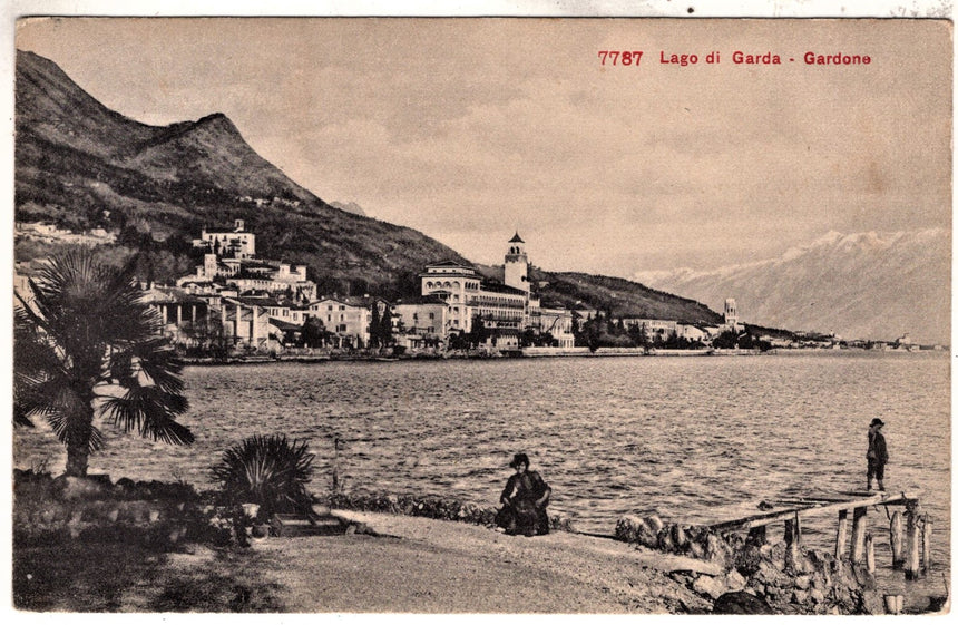 Cartolina antica Gardone sul Garda panorama