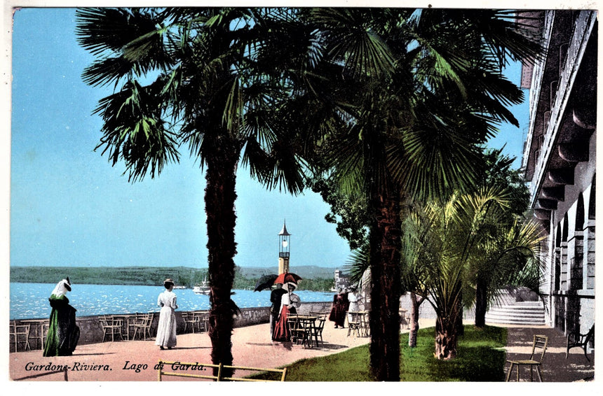 Cartolina antica Gardone sul Garda lungo lago