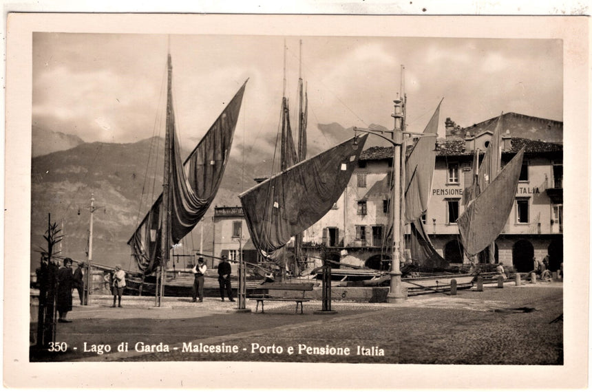 Cartolina antica Malcesine lago del Garda Porto e pensione Italia
