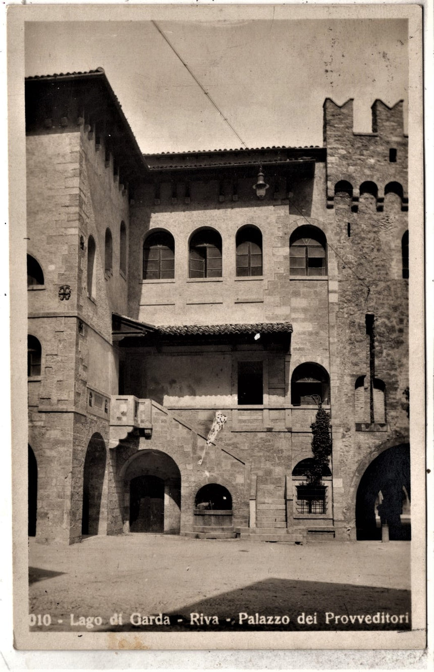 Cartolina antica Riva di Trento lago del Garda palazzo dei Provveditori