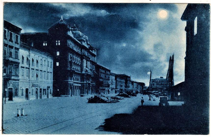 Cartolina antica Fiume riva E.Filiberto e palazzo Adria