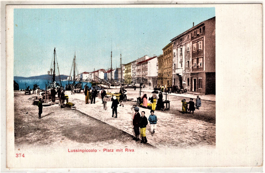 Cartolina antica Lussinpiccolo Platz mit Riva Istria Croazia