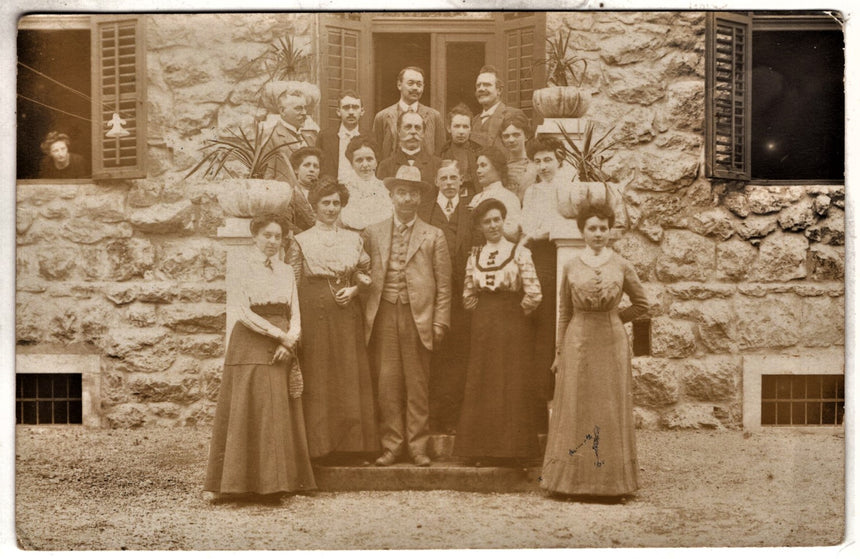 Cartolina antica Lovrana gruppo di famiglia Croazia