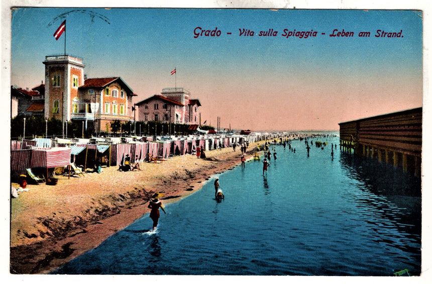 Cartolina antica Grado vita sulla spiaggia