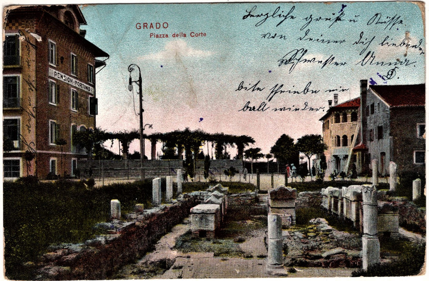 Cartolina antica Grado piazza della Corte