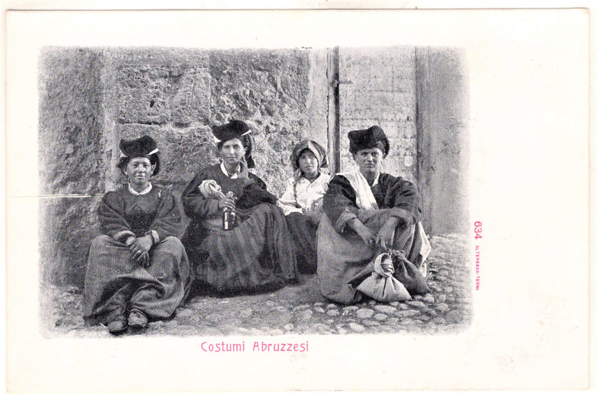 Cartolina antica Abruzzo costumi Abruzzesi