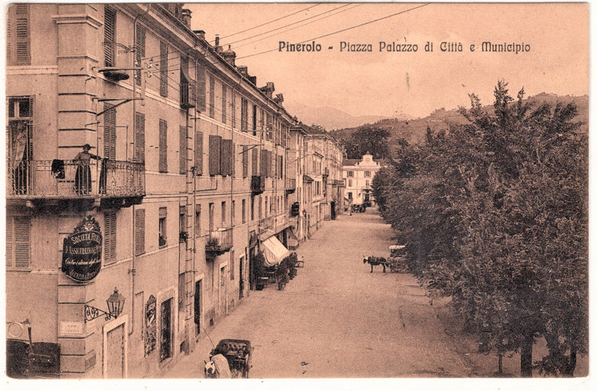 Cartolina antica Pinerolo piazza Palazzo e Municipio