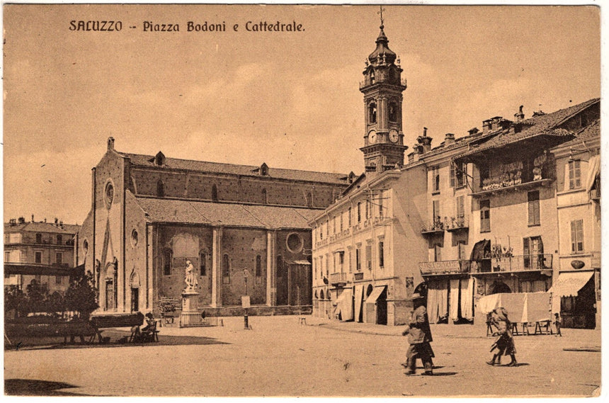 Cartolina antica Saluzzo piazza Bodoni e Cattedrale Cuneo